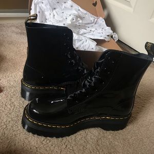 NEVER WORN! Dr Martens Molly Quad Retro Shoes